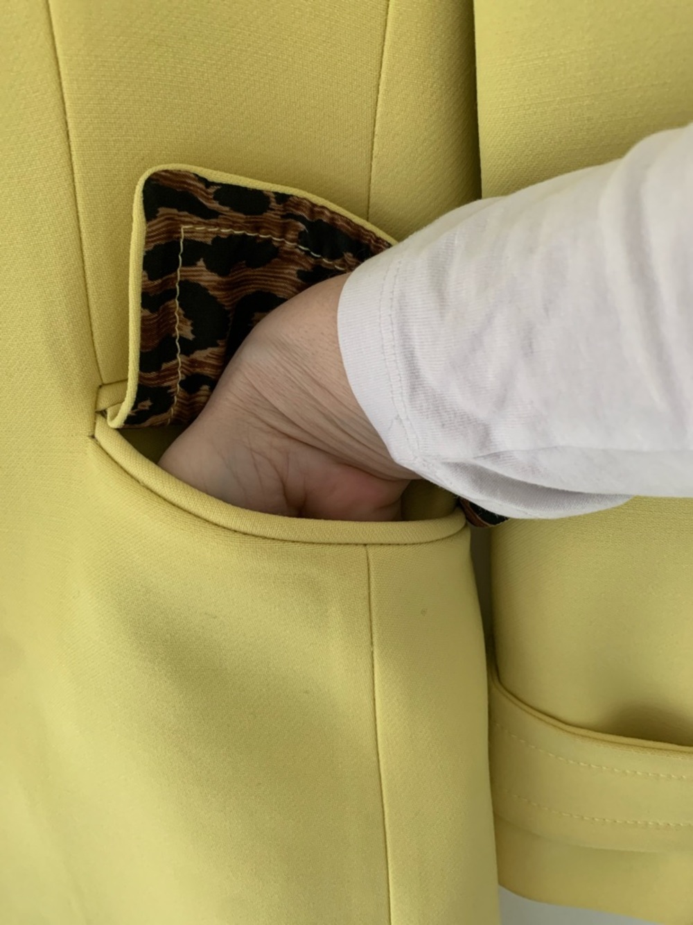 Dolce & Gabbana Lemon Yellow Long Trench Coat with Leopard Lining - Picture 11 of 16